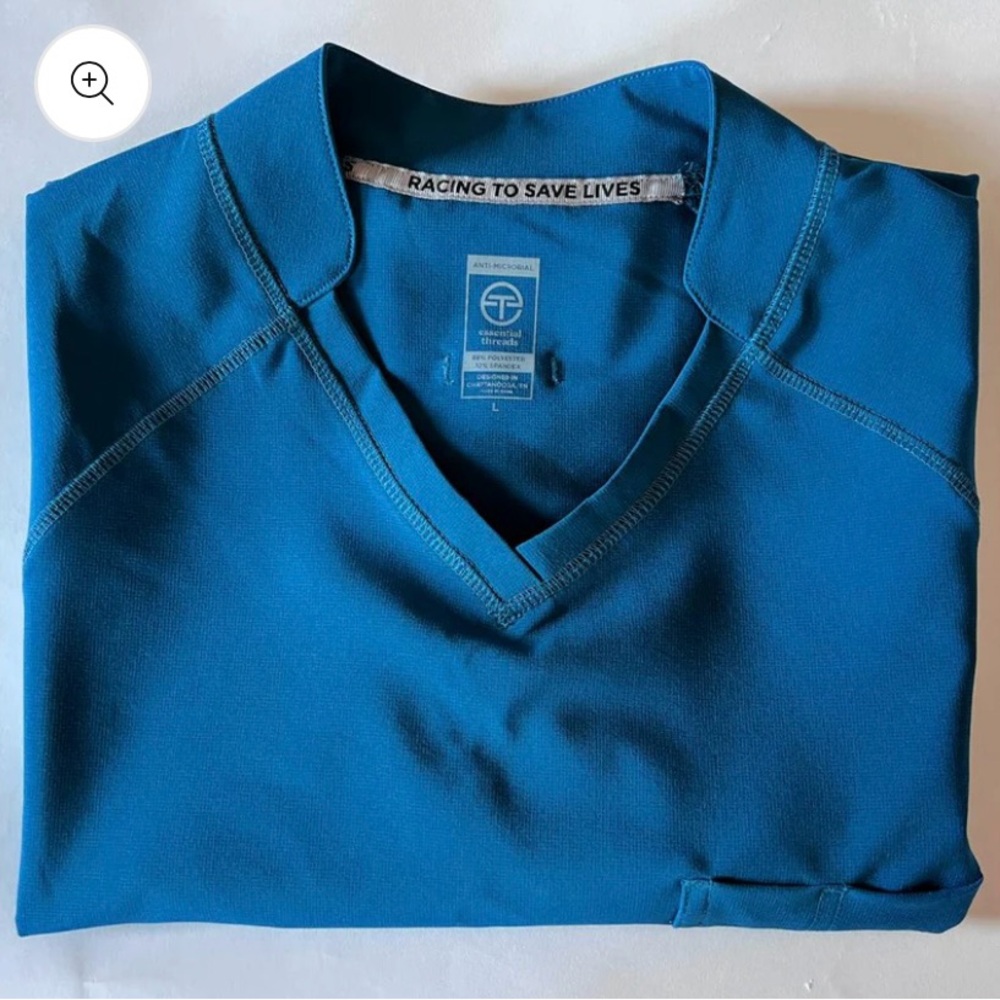 NWT Essential Threads Men’s Welby V-Neck Scrub Top. Carribean Blue. Size XXL.